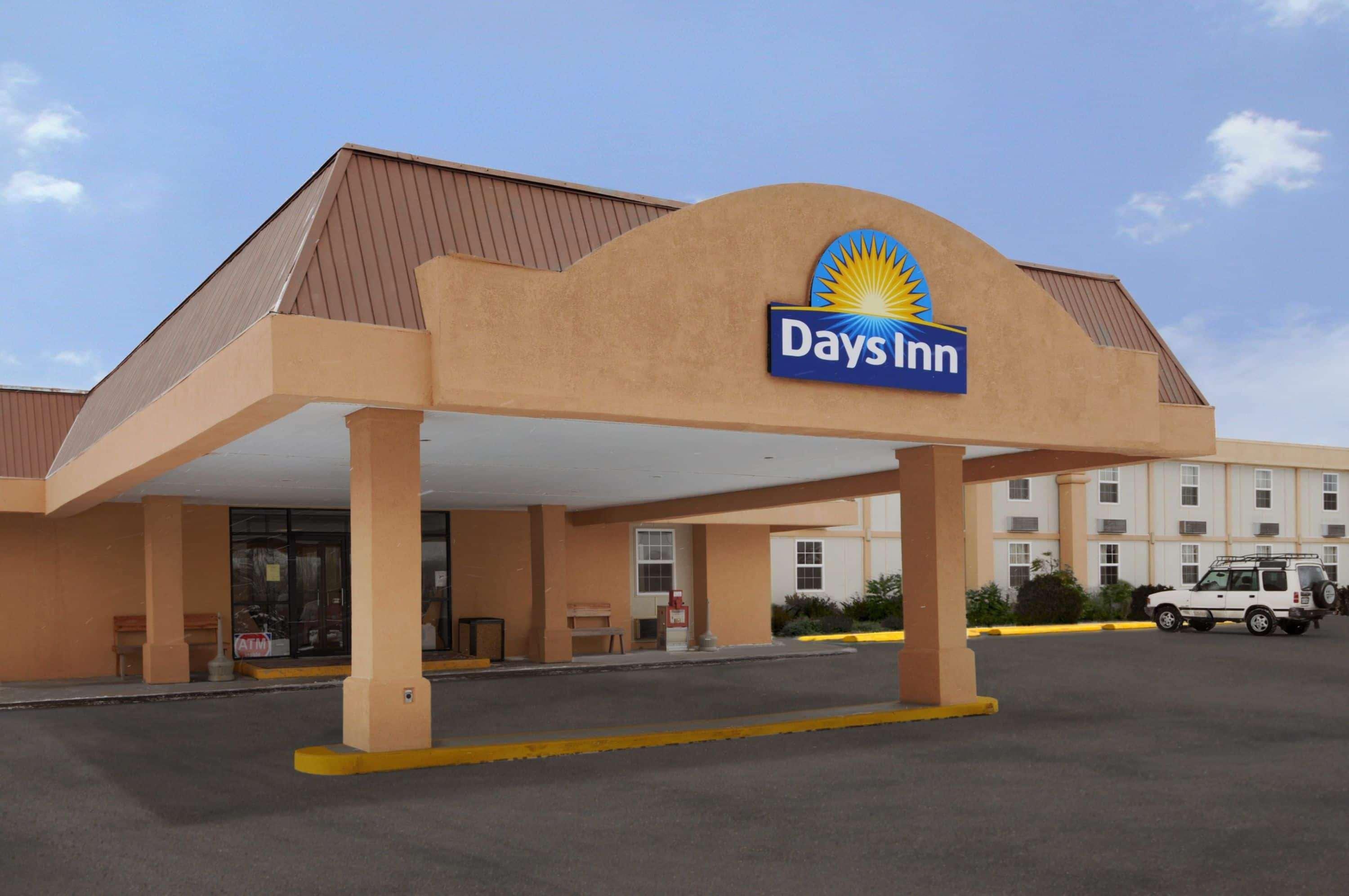 Days Inn By Wyndham Конніот Екстер'єр фото