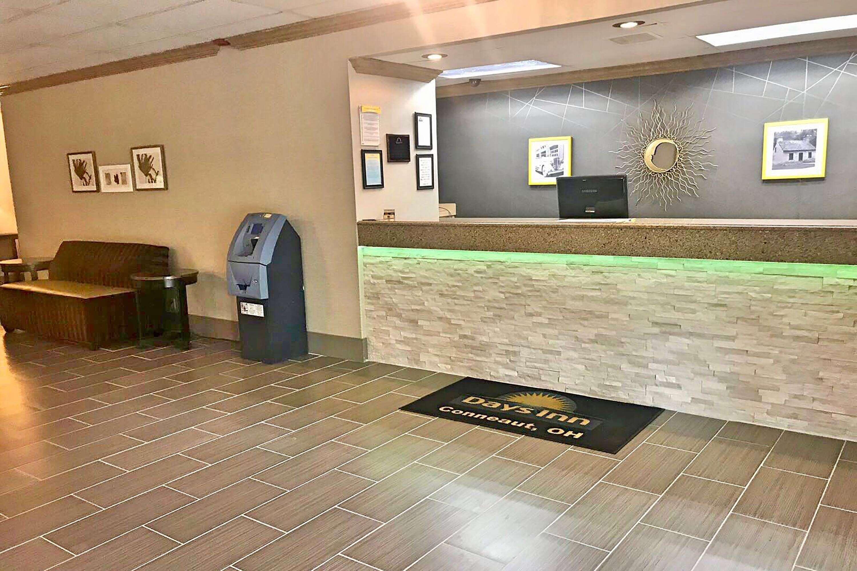 Days Inn By Wyndham Конніот Екстер'єр фото
